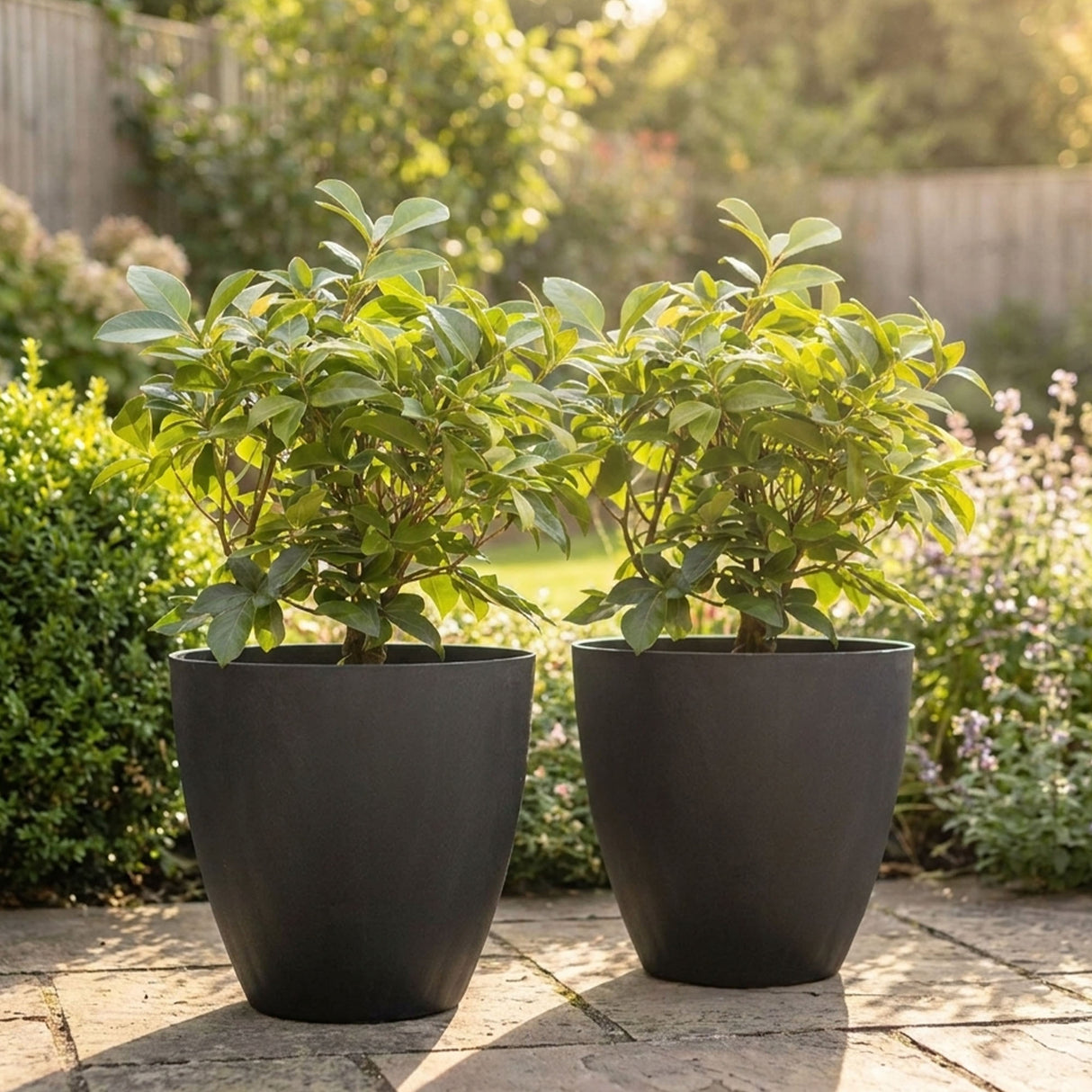 Madison Black Smooth Recycled Rubber Plant Pot