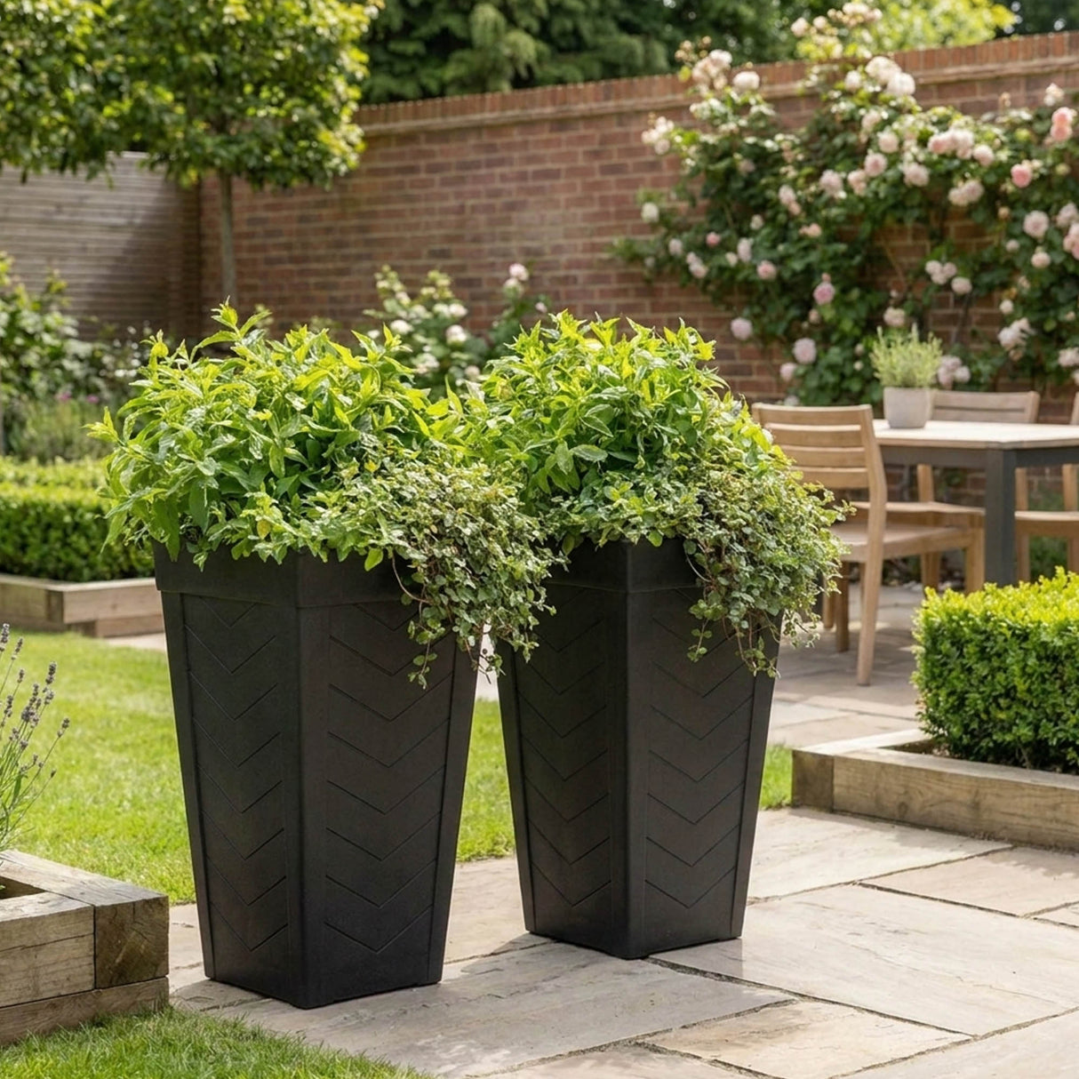 Savana Black Chevron Recycled Rubber Plant Pot