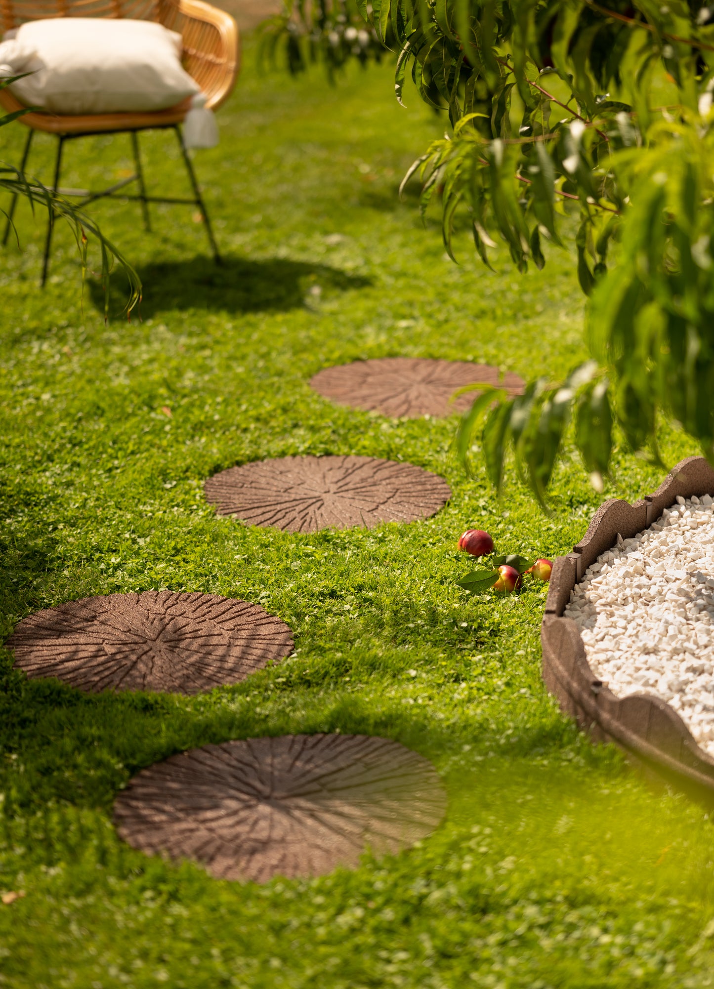 Eco-Friendly Garden Stepping Stones - Cracked Log Brown