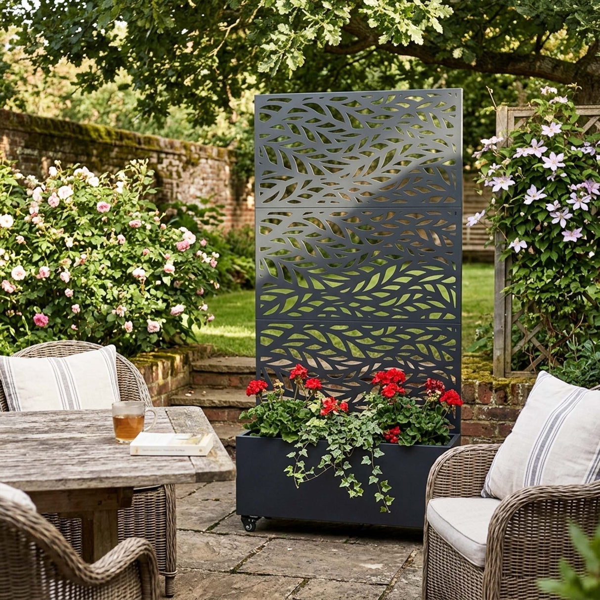 Metal Indoor/Outdoor Privacy Screen with Plant Pot - Leaf